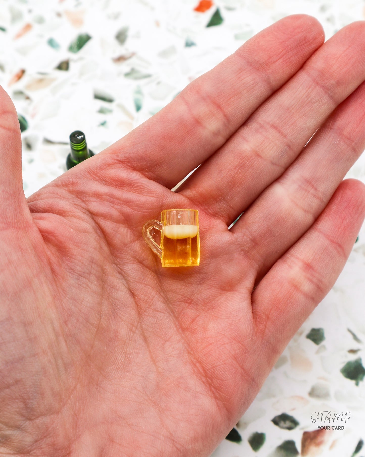 BEER happy, Miniatur Bierflasche mit Biergläsern