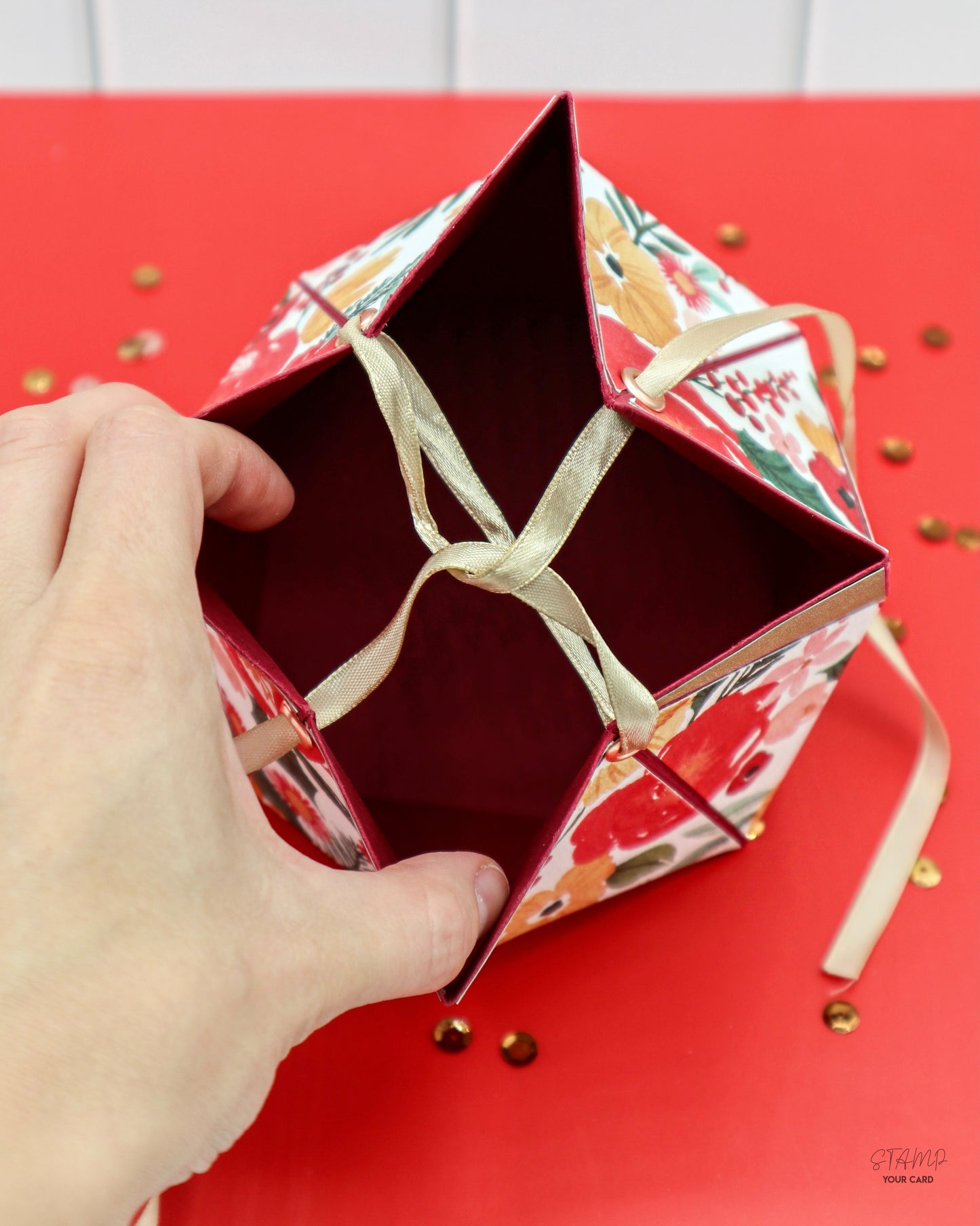 Weihnachtliche FACETTENBOX