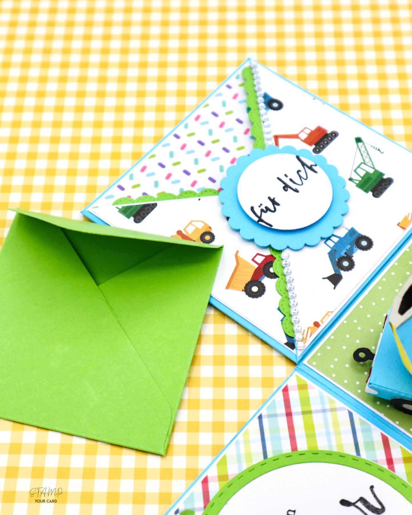 Explosionsbox mit Fahrzeugen