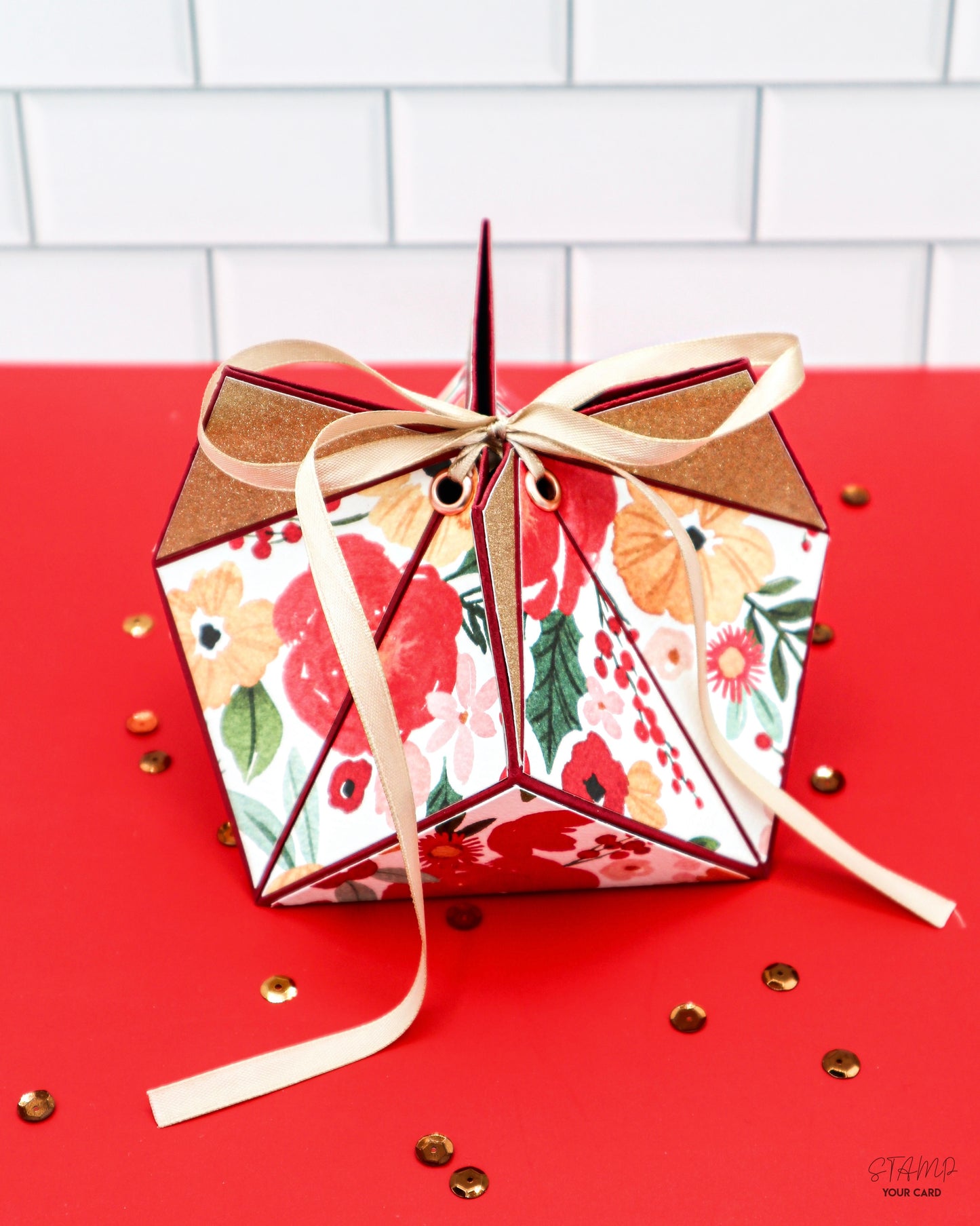 Weihnachtliche FACETTENBOX