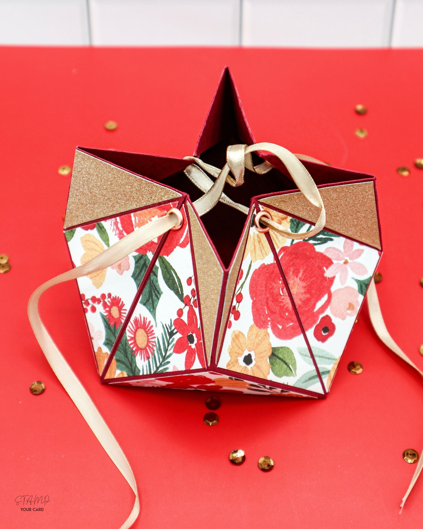 Weihnachtliche FACETTENBOX