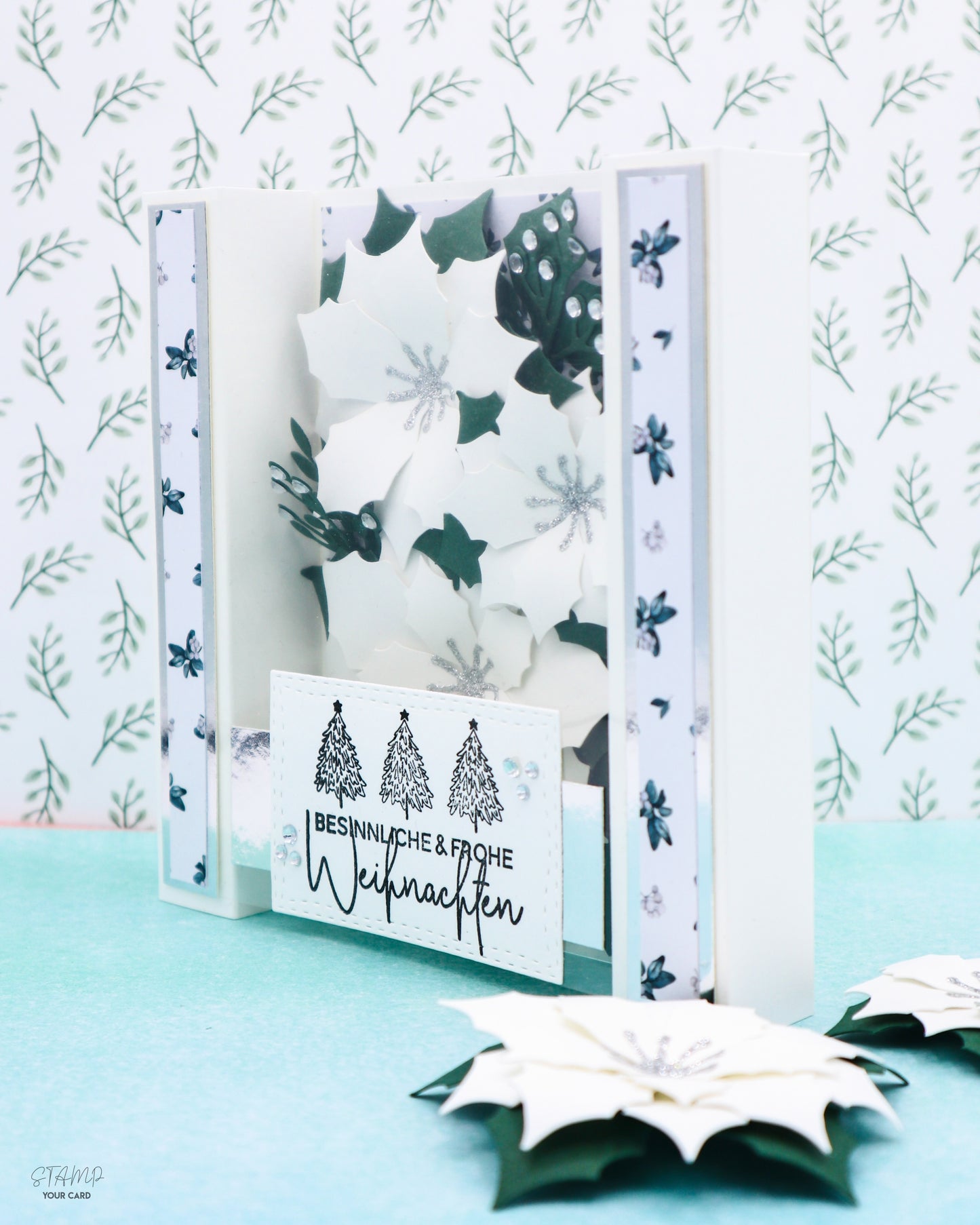 RAHMENKARTE mit Weihnachtssternen